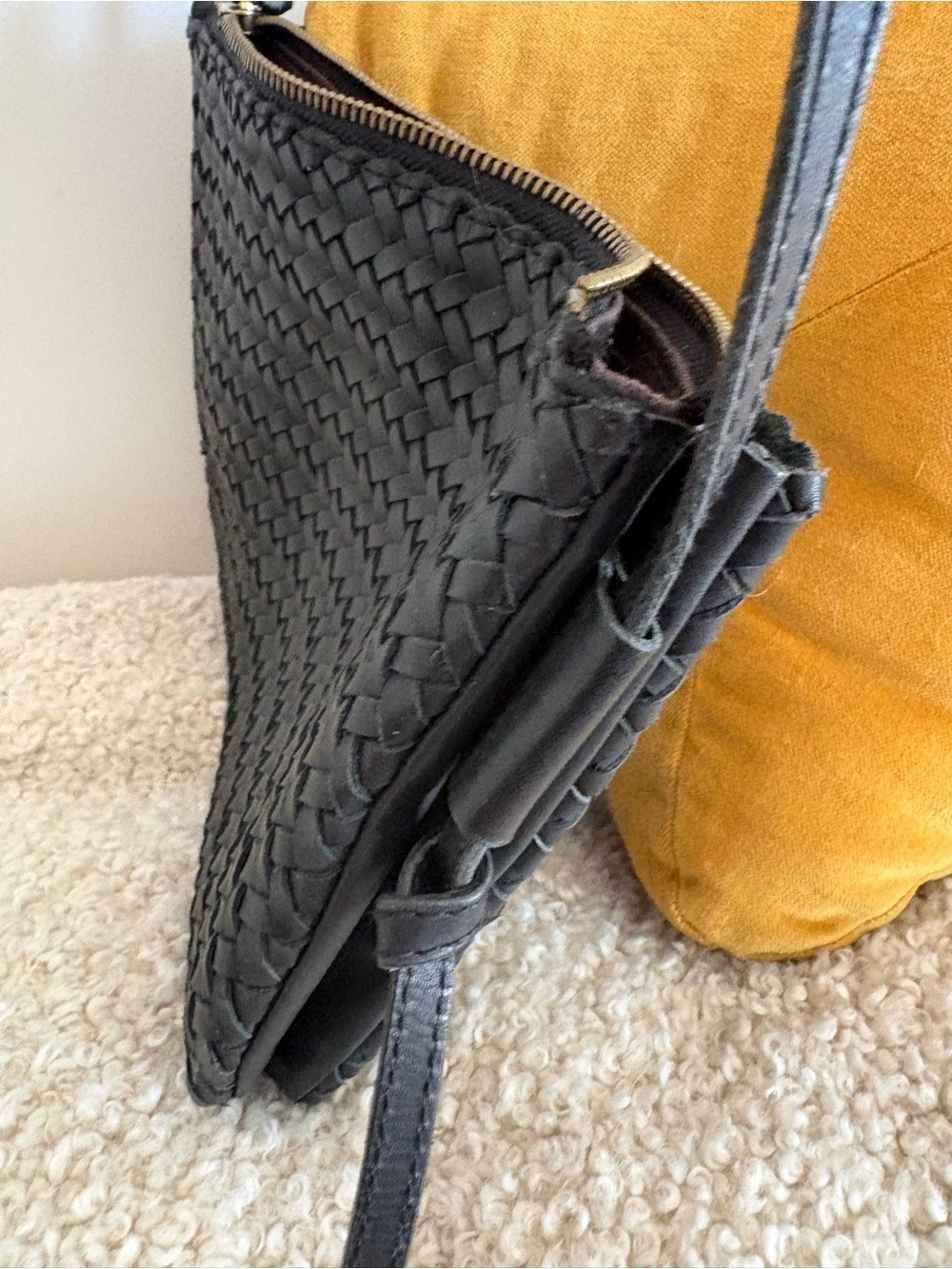 Madewell Woven Leather Crossbody Bag in Black - Picture 8 of 11
